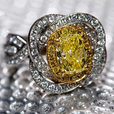 Deinte-Floral-Halo-Canary-Diamond-ring-600x600